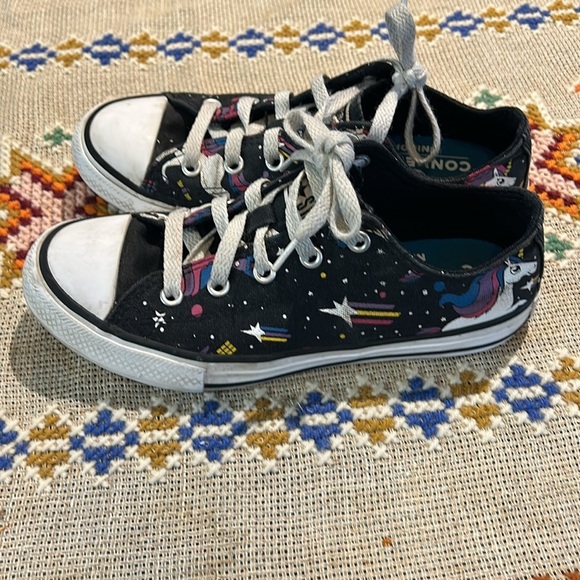 Converse Unicorn Print Black Low Top Sneakers Youth 2 Rainbow Stars Cosmic - Picture 2 of 6